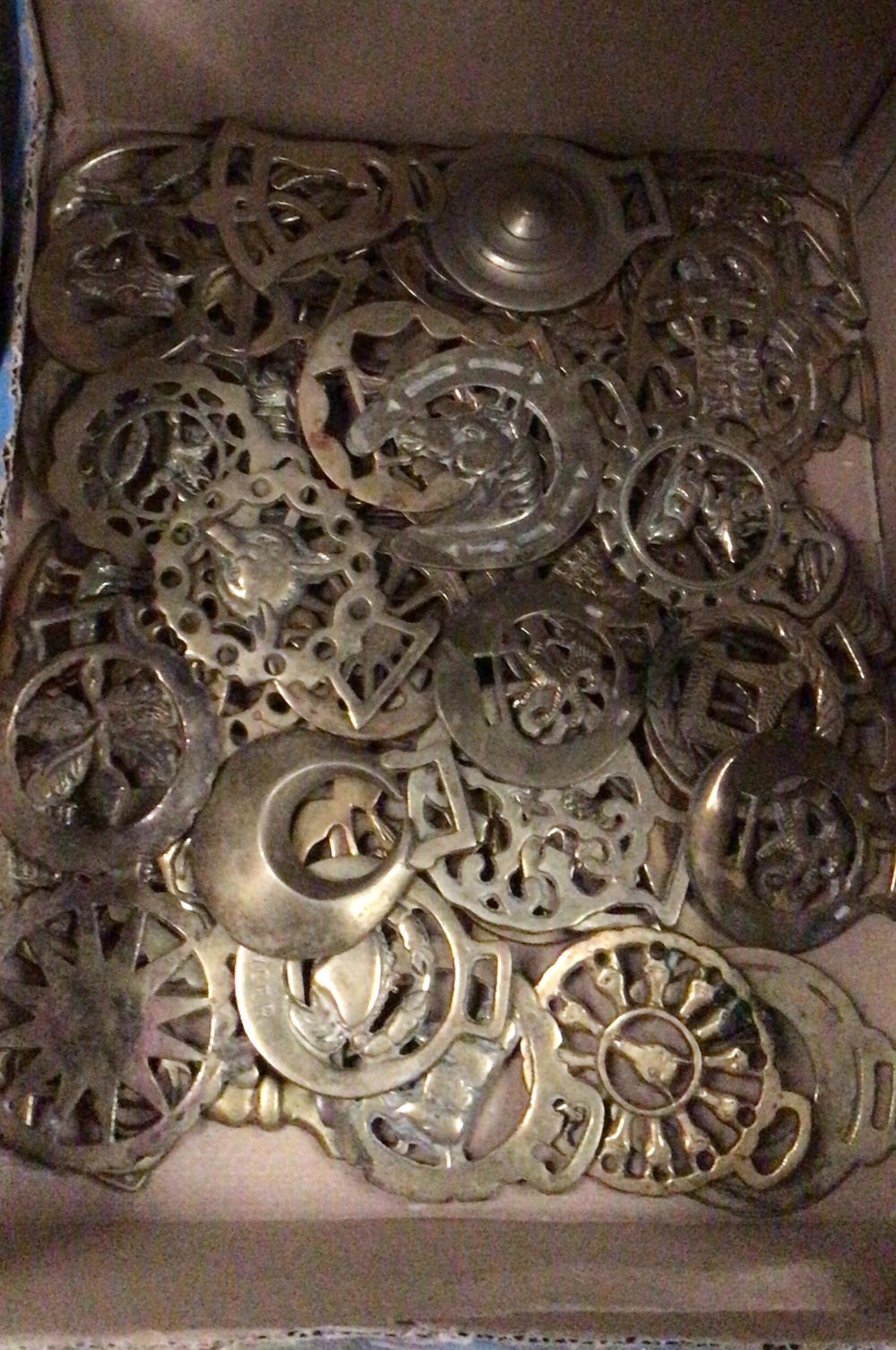 Lot 346: A Group of Assorted Brass Horse Brasses