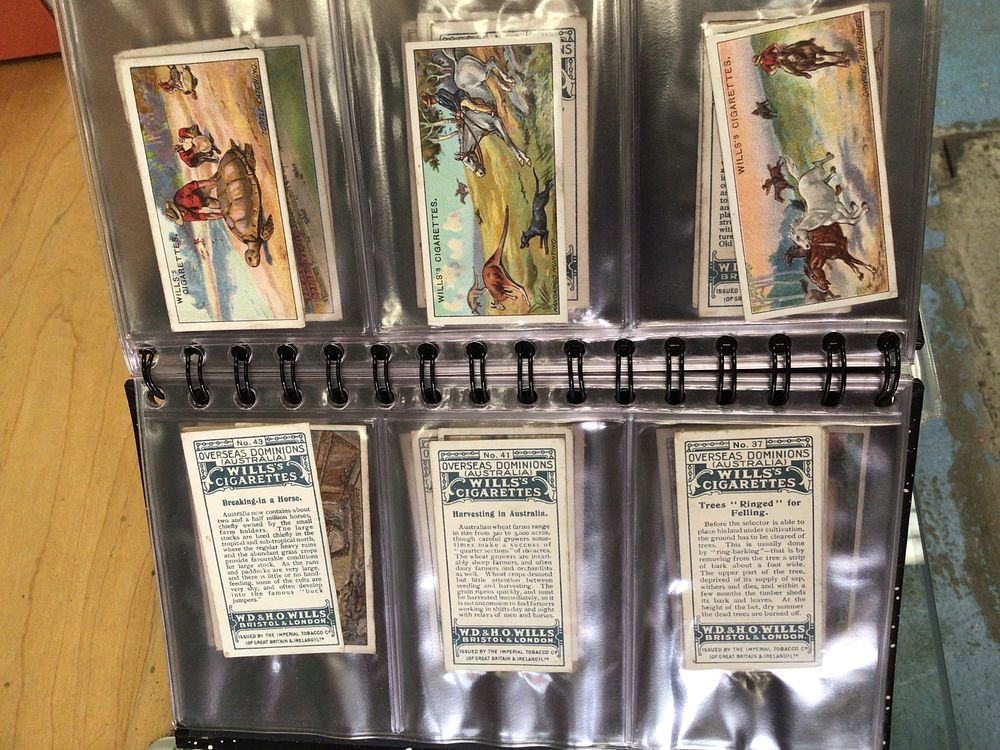 Lot 262: Collection of various cigarette cards