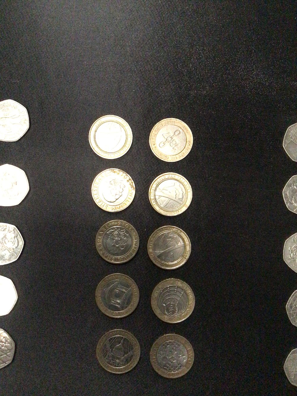 Lot 201: A Group of Various British Bi-Metallic £2 Coins