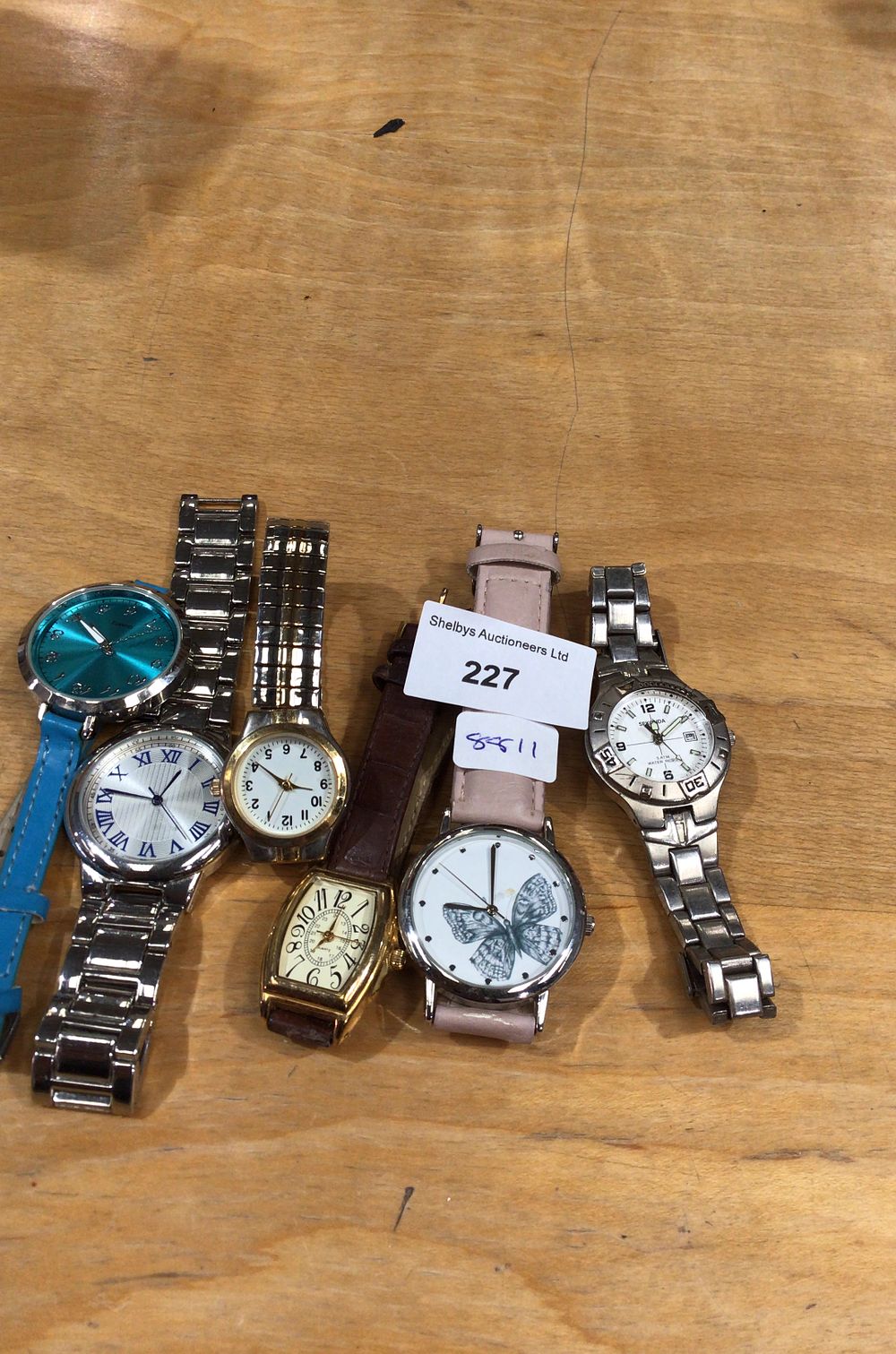 Lot 194: Selection of ladies watches including a seiko watch
