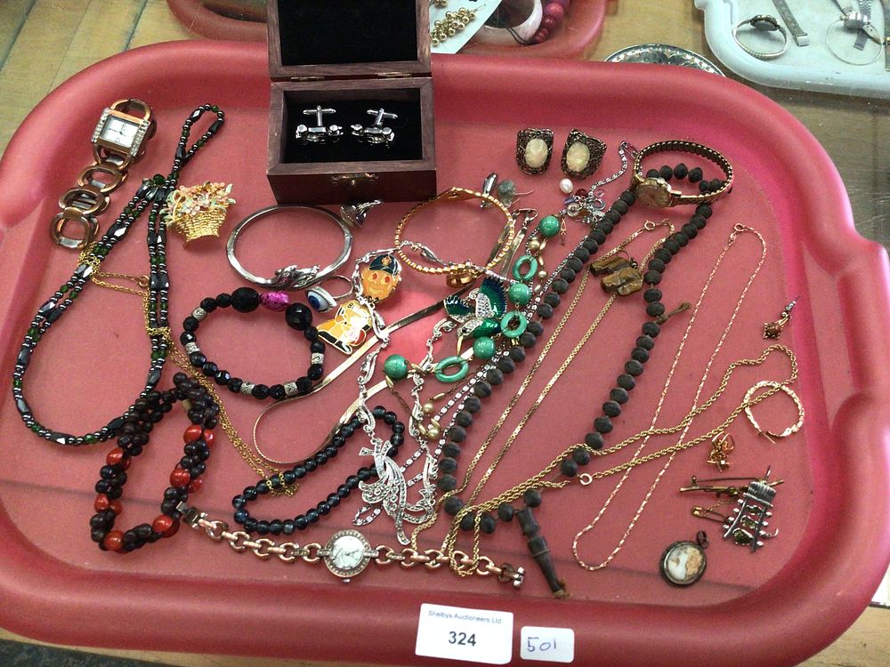 Lot 190: Tray containing costume jewellery, where items, including pendants watches