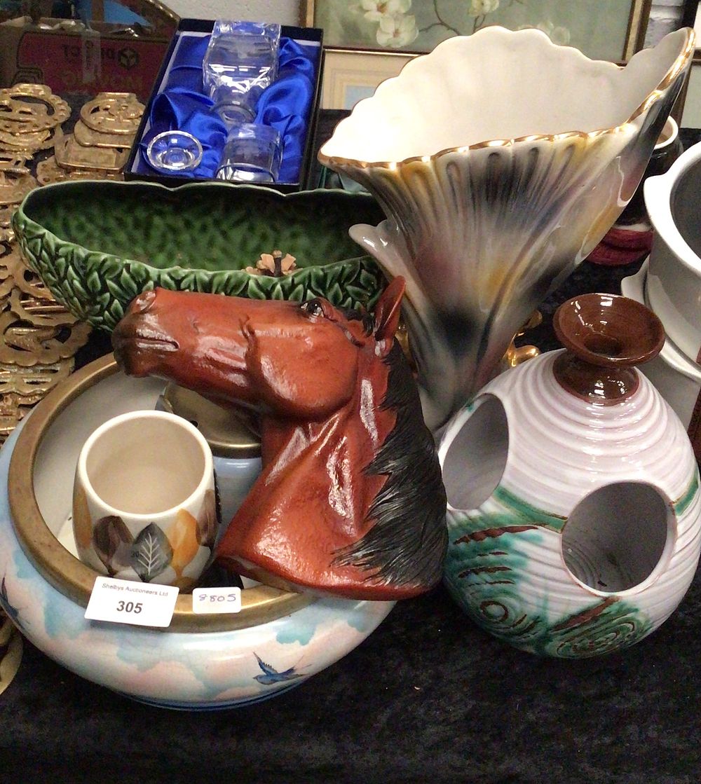 Lot 312: A Group of Pottery Ware