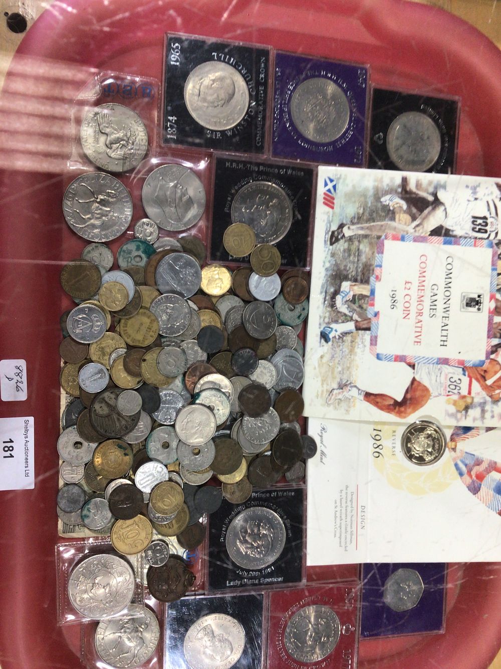 Lot 181: A Collection of Assorted Loose and Commemorative Coins