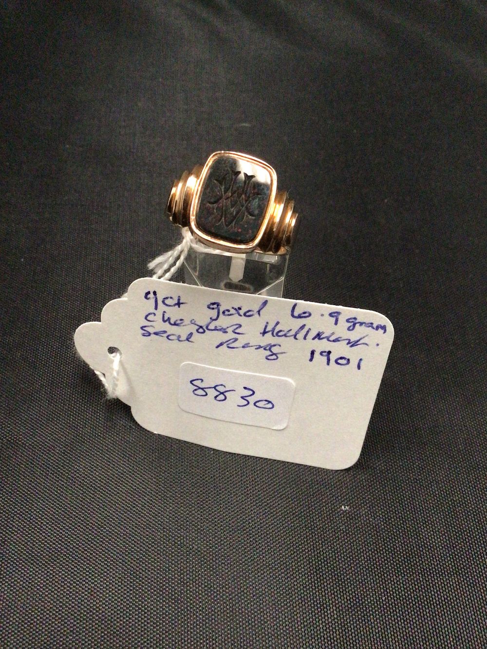Lot 234: A 9ct Gold Chester Hallmarked Seal Ring, 1901