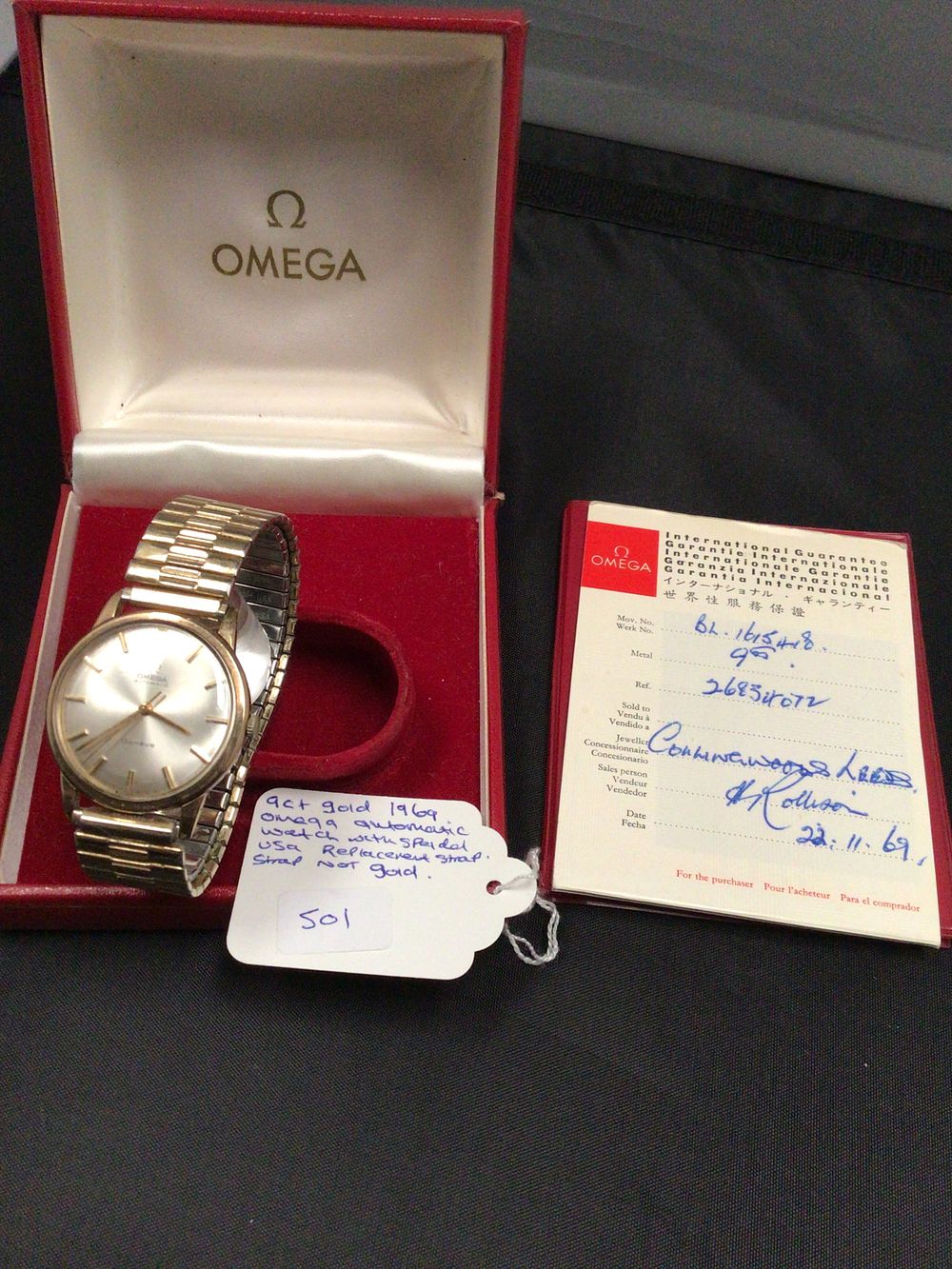 Lot 243: A 9ct Gold Omega Automatic Genève Watch 1969