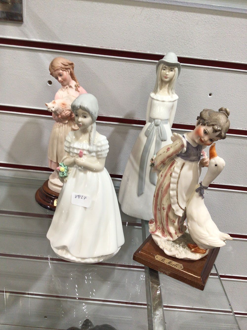 Lot 341: A selection of various porcelain lady figurines