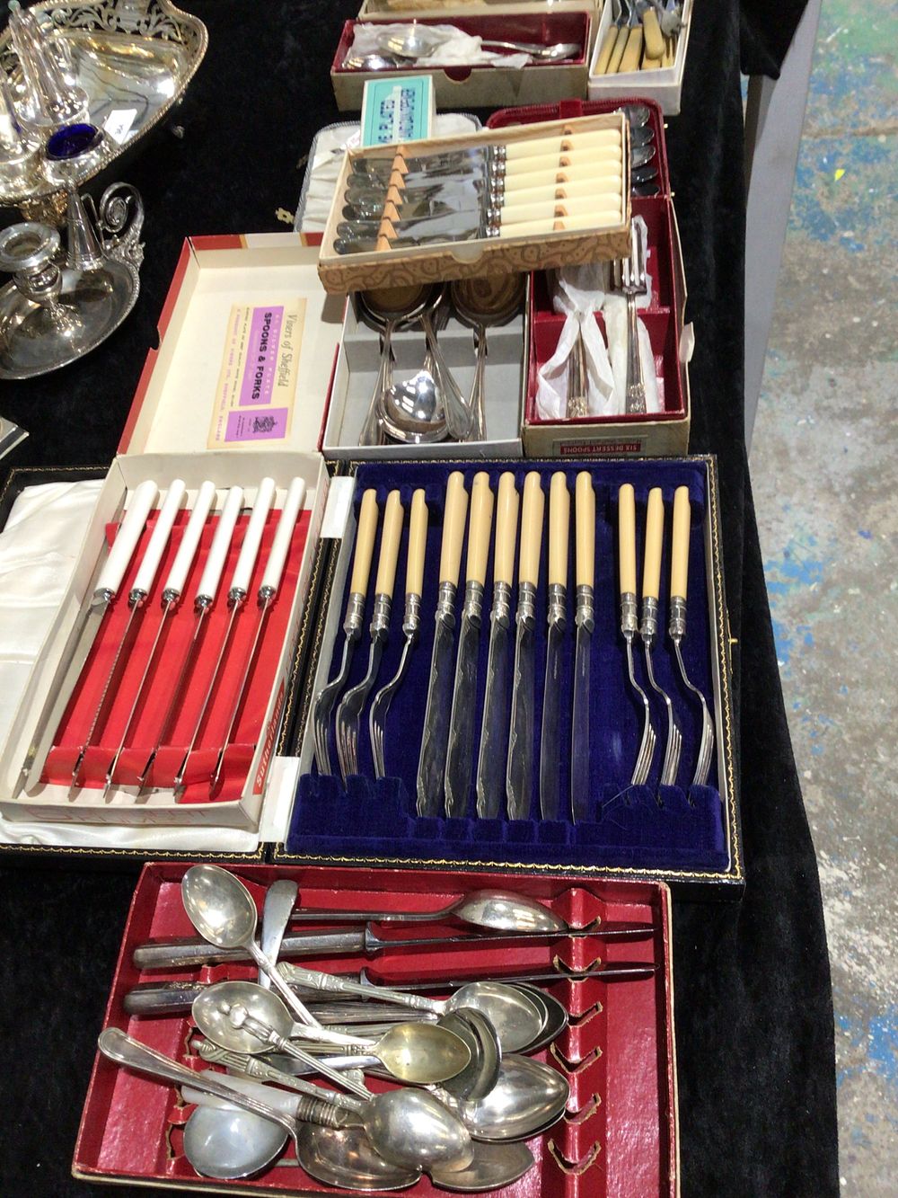 Lot 363: A Selection of various boxed cutlery ware sets