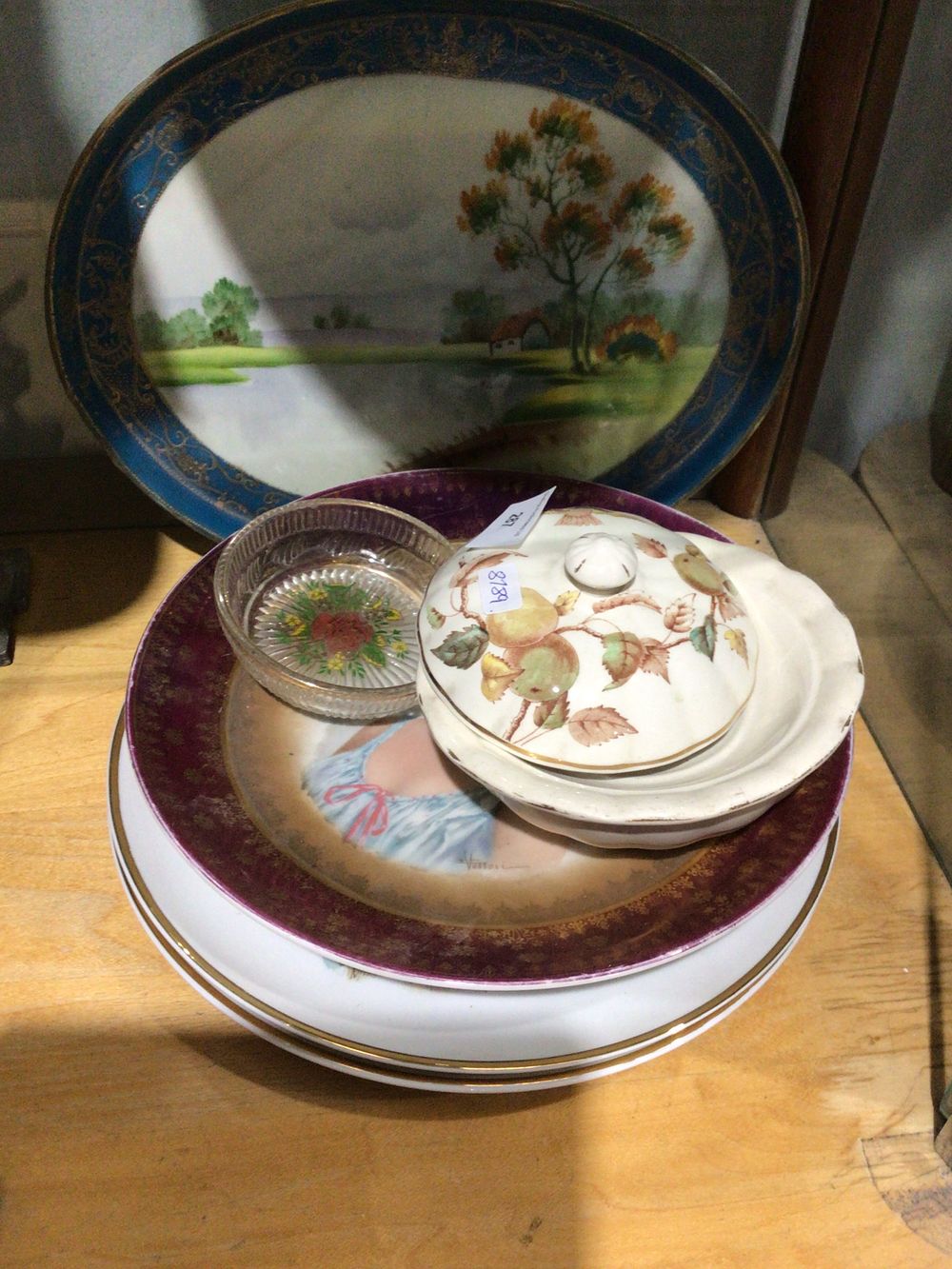 Lot 287: Selection of pottery collectors plates etc