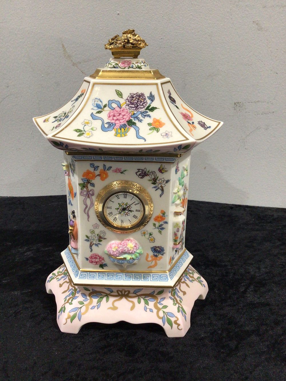 Lot 203: A Franklin Mint 'Clock of One Hundred Flowers' Mantel Clock, Designed by Dawen Wang