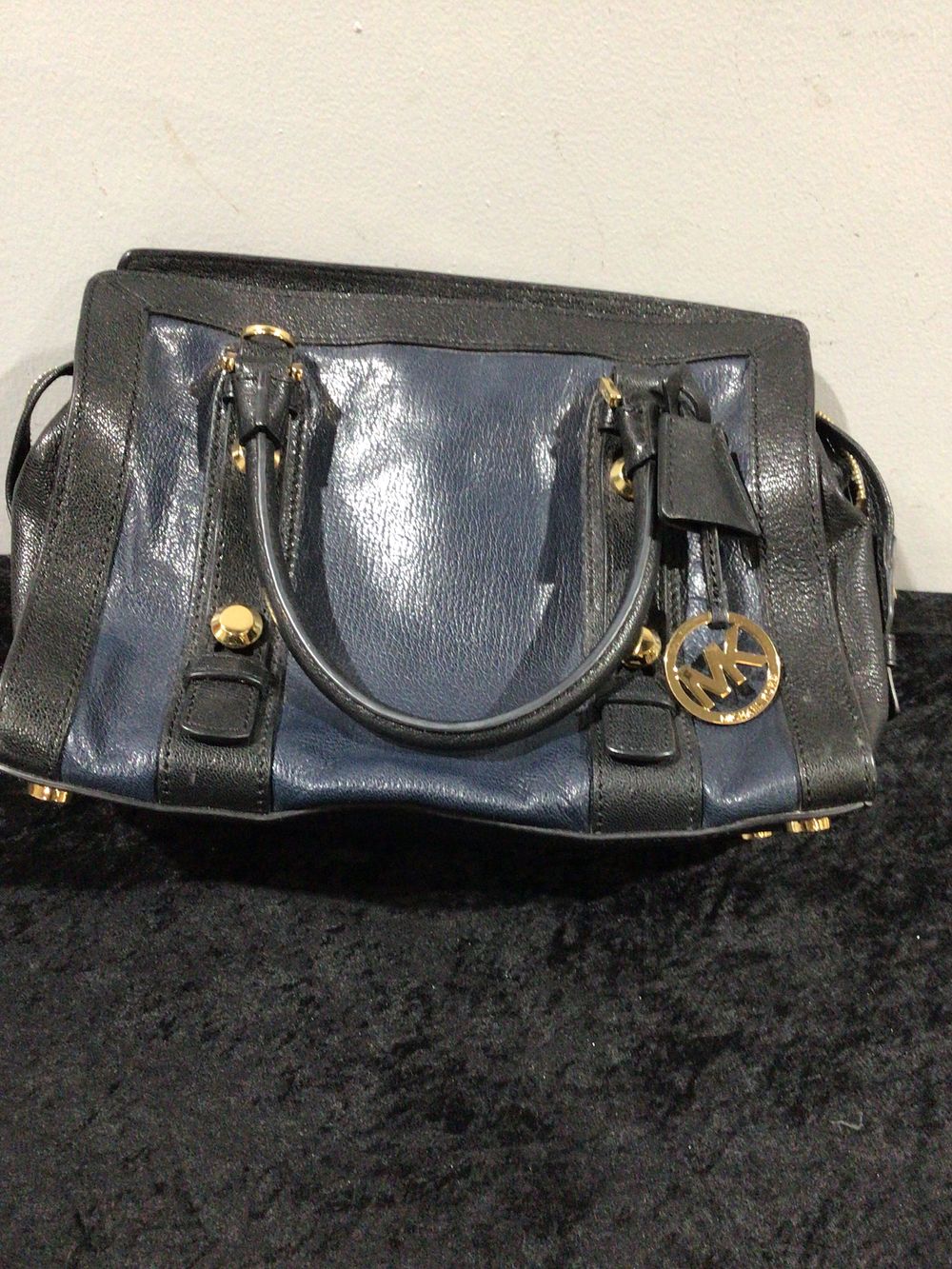 Lot 241: A Michael Kors Two-Tone Leather Satchel Handbag