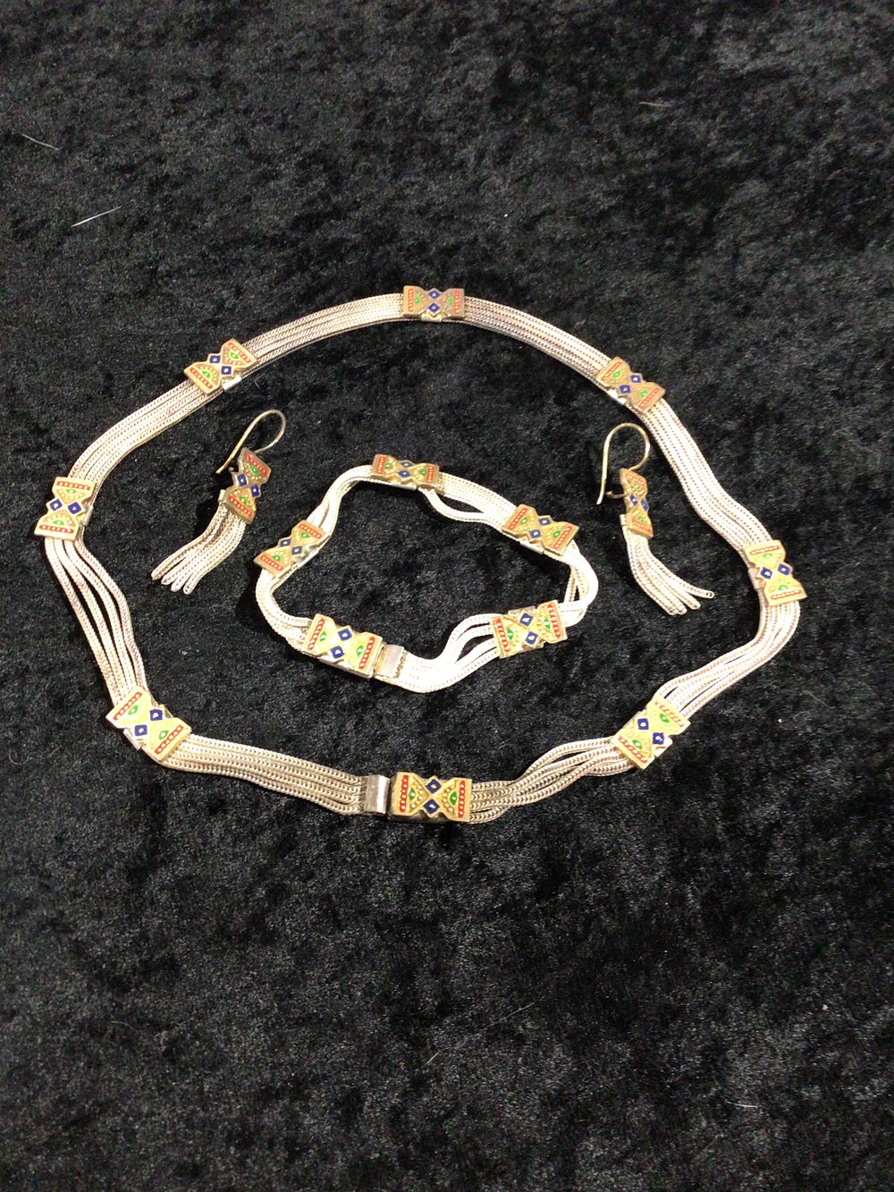 Lot 266: A Three-Piece 925 Silver and Enamel Parure, with Geometric Decoration