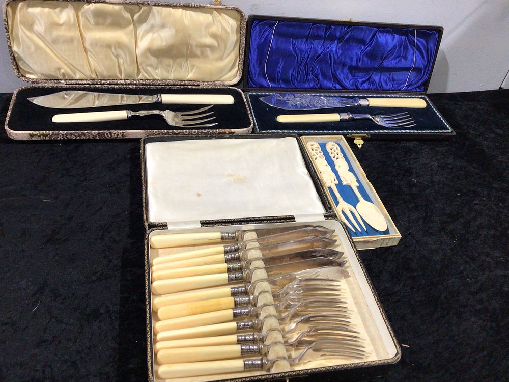 Lot 288: A Collection of Four Cased Sheffield Silver-Plated Cutlery Sets, 19th/Early 20th Century
