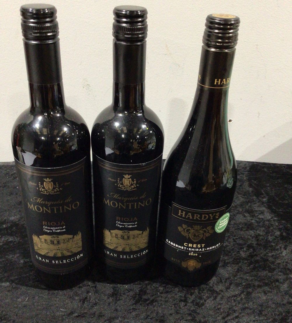 Lot 344: Three Bottles of Marqués de Montino Rioja Gran Selección and Hardy's Crest Cabernet Shiraz Merlot 2020