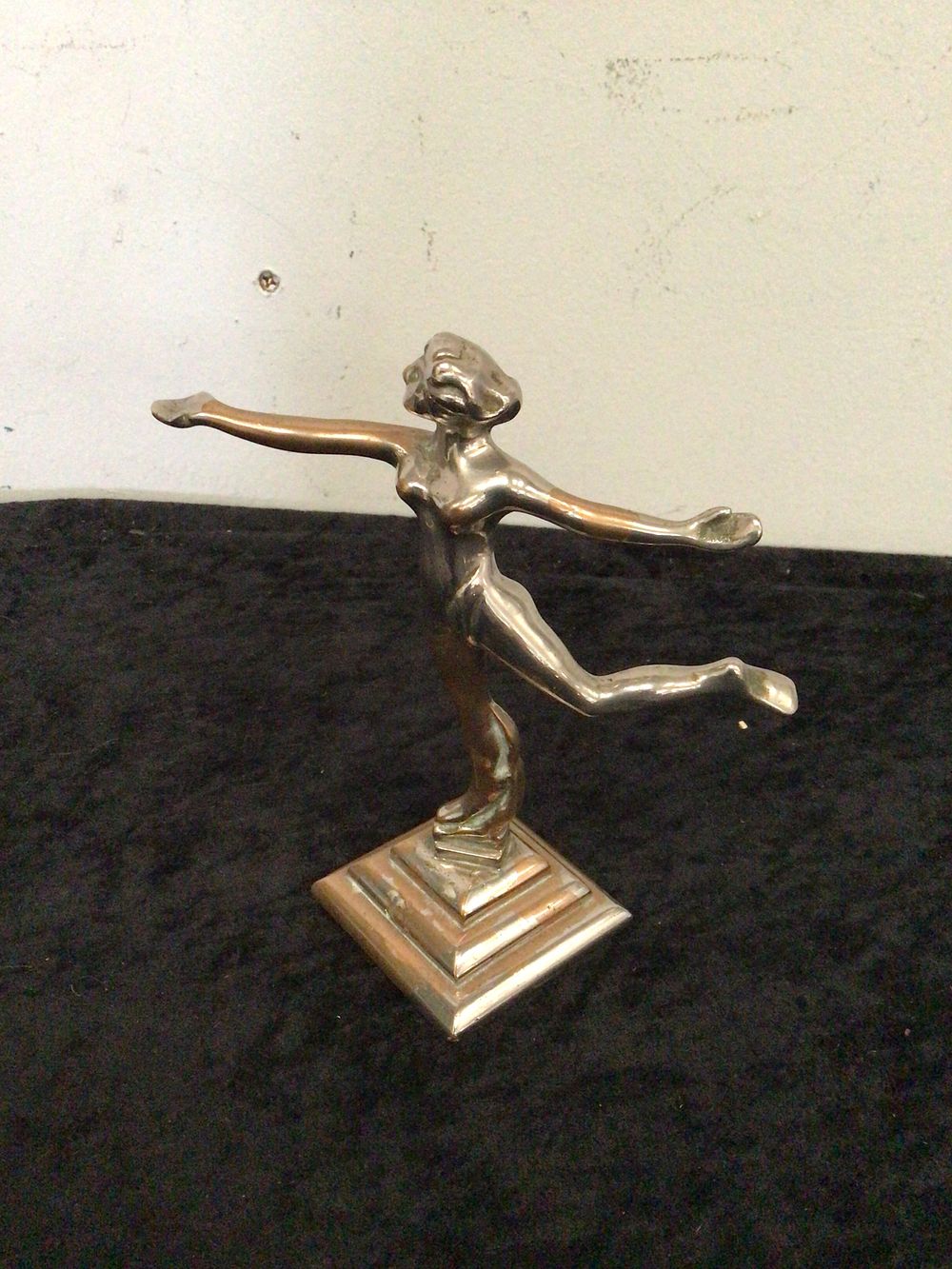 Lot 194: 1920s 1930s Art Deco Metal Speed Nymph Goddess Hood Ornament Mascot