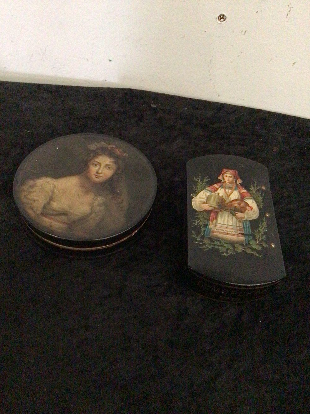 Lot 204: A Pair of 19th Century Lacquered Boxes, comprising a Round Box with Miniature Portrait and a Russian Folk Art Hinged Box