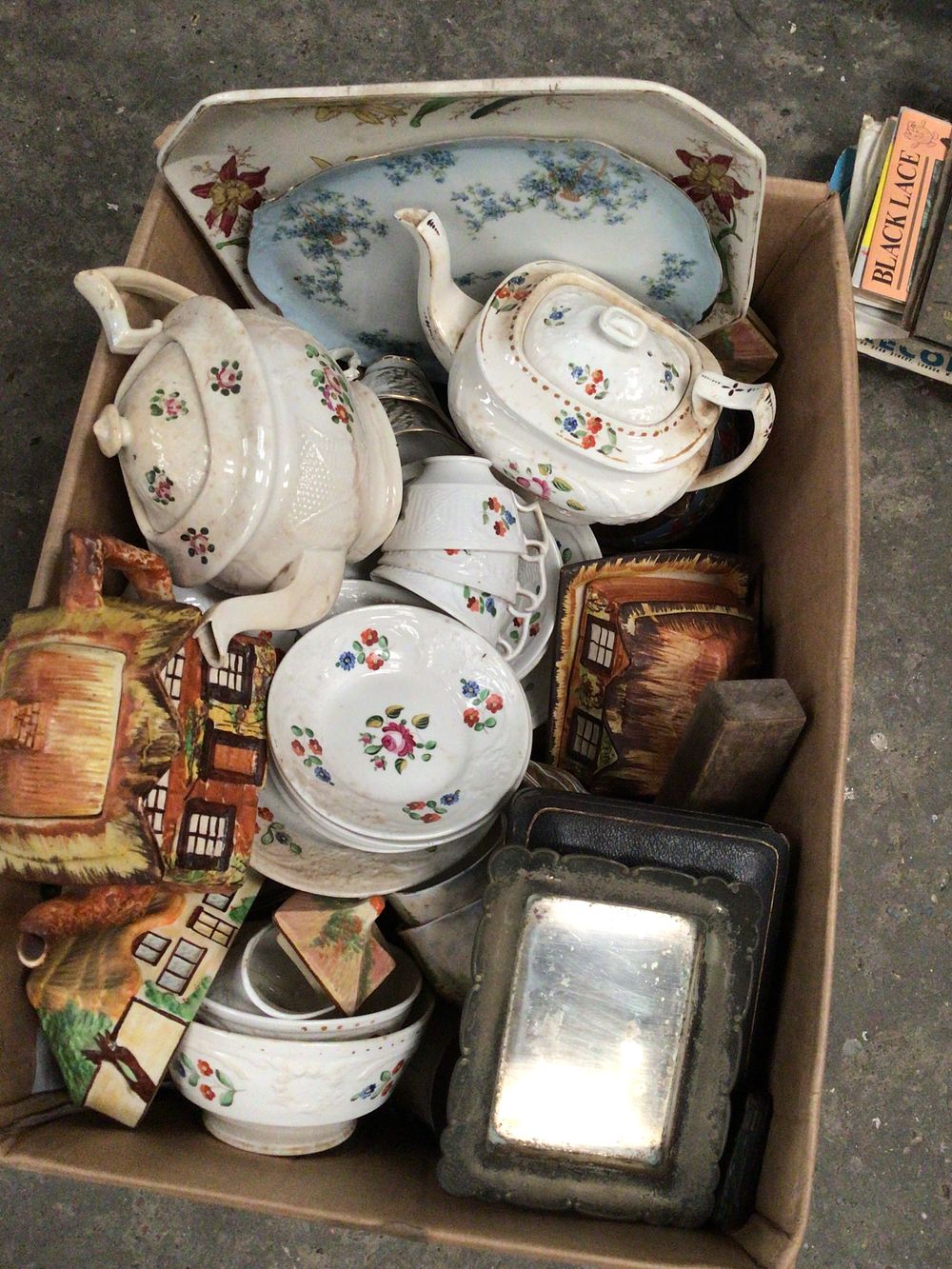 Lot 260: A Mixed Collection of Ceramic Tea Wares, Cottage Ware, and Assorted Collectibles