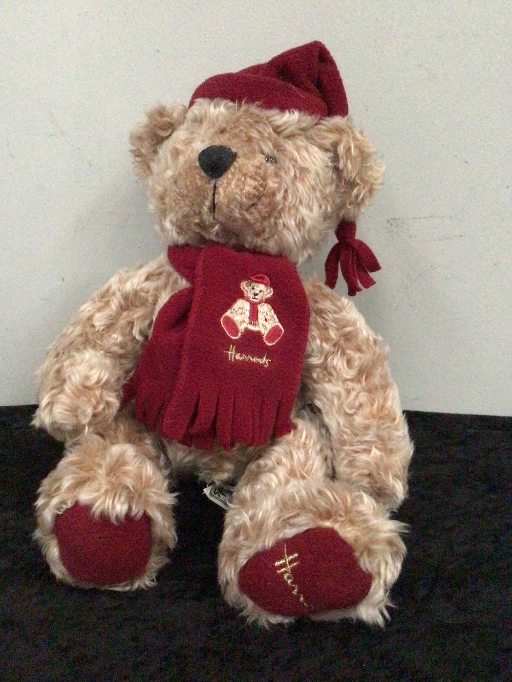Lot 269: Harrods Christmas Bear 1999