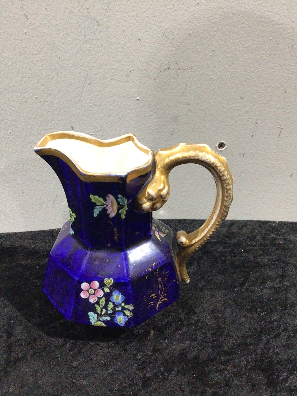 Lot 326: Spode Pattern 3420 Cobalt Blue and Gold Hydra Jug, circa 1800-1820