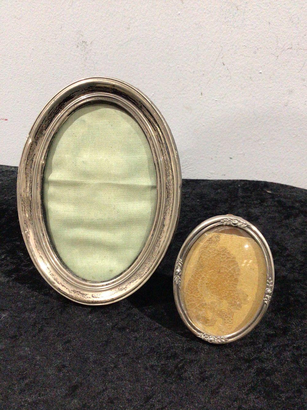 Lot 346: A Pair of Antique Silver Oval Picture Frames, Birmingham