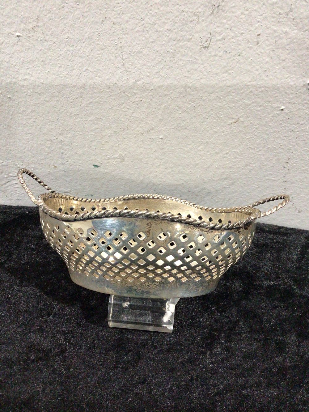 Lot 353: A George V British Sterling Silver Openwork Basket, Birmingham 1920