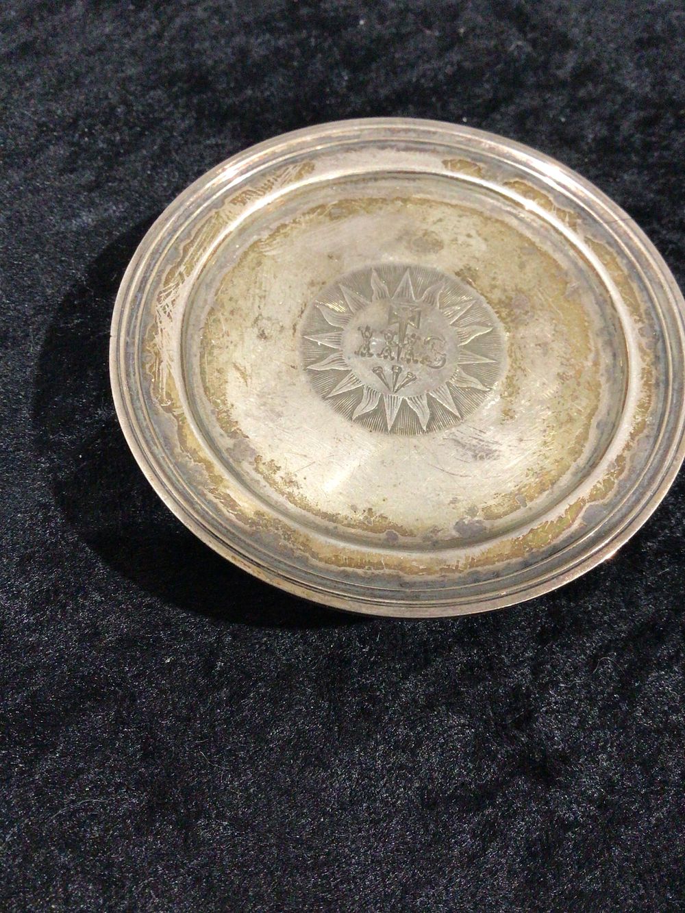 Lot 357: Victorian Silver Paten, Dated 1843/1845