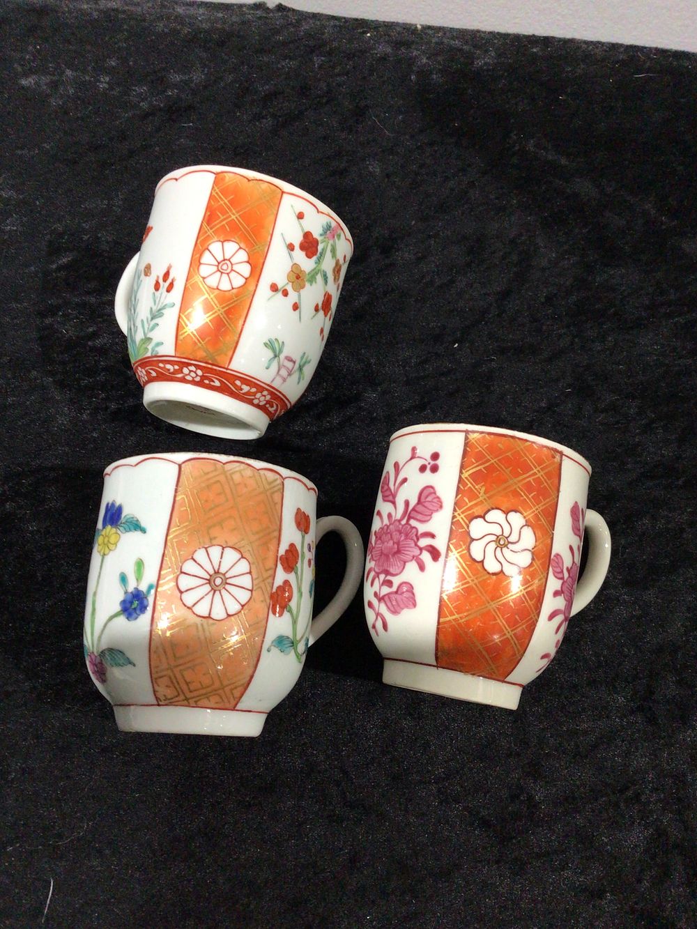 Lot 190: Three Chaffers Liverpool Porcelain Coffee Cups, circa 1758-1760