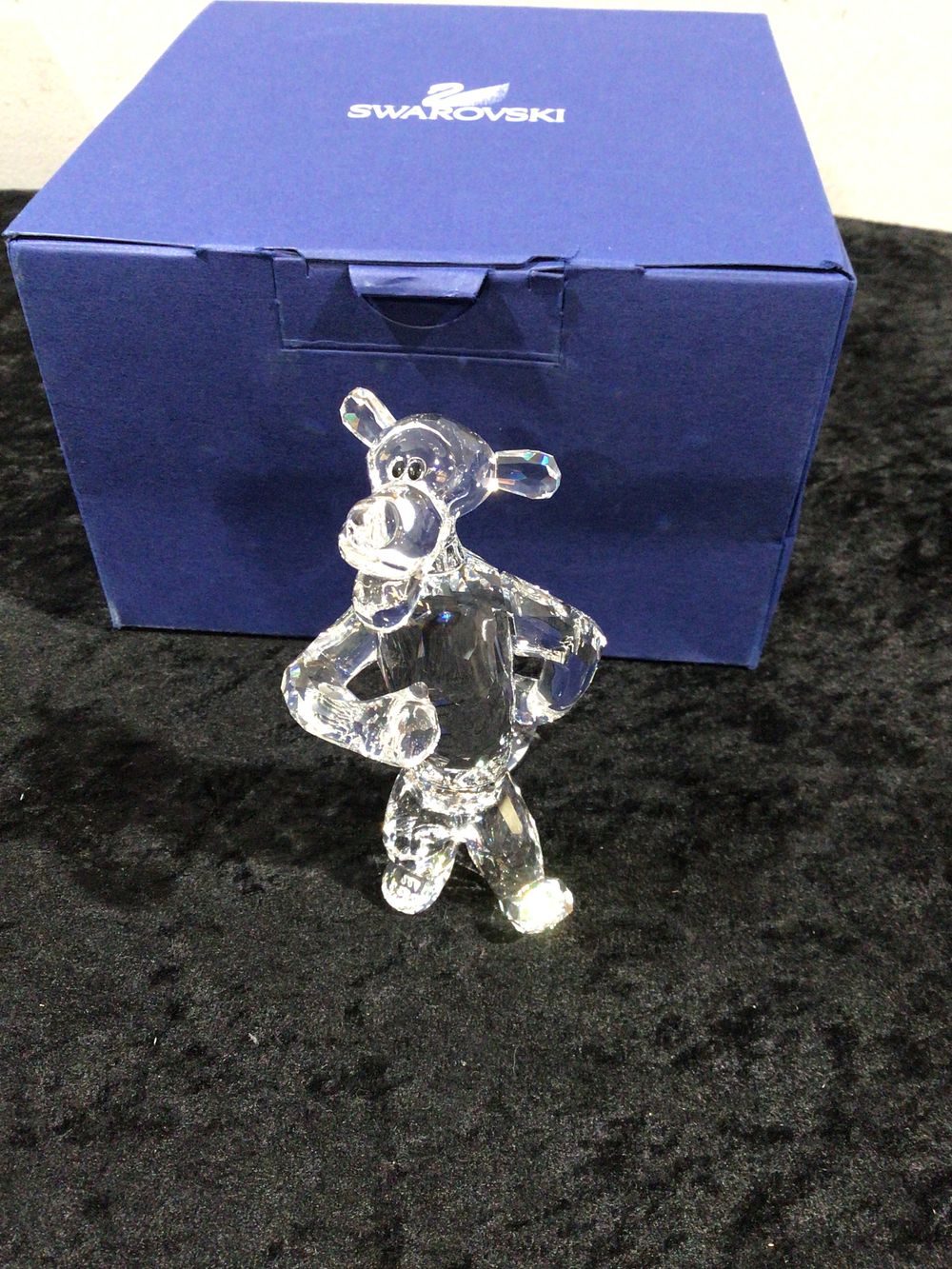 Lot 204: Swarovski Figure 905769 Disney Tigger