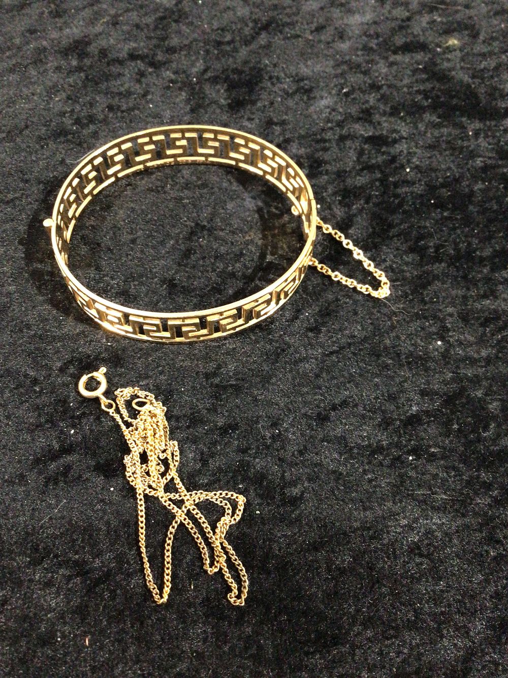 Lot 418: Two 9ct Rolled Gold Bangle and Chain