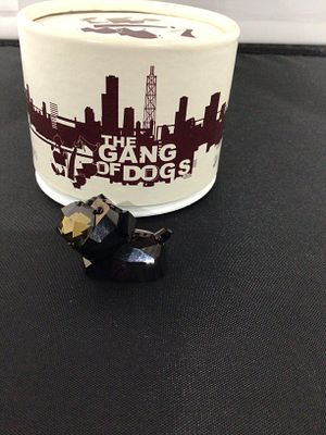 Swarovski Crystal Gang of Dogs 'Tomasino Bulldog' Figurine with Original Container. A Swarovski 