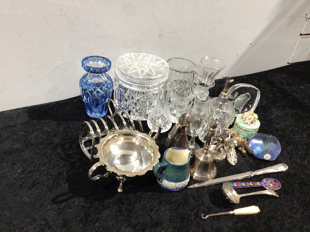 Lot 242: A Collection of Vintage Glassware and Metalware