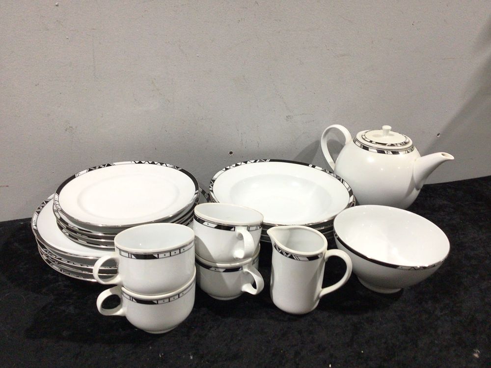 Lot 268: A Partial Set of habitat Debut Collection Kara Dinnerware