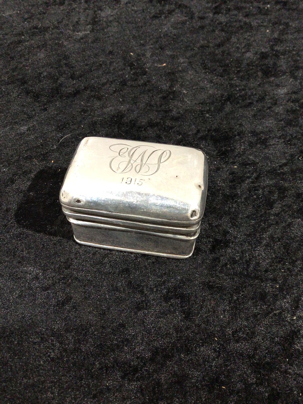 Lot 283: A British Sterling Silver Monogrammed Ring Box, dated 1915