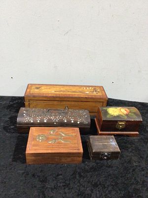 A Collection of Five Antique and Vintage Decorative Wooden Boxes. A collection of five 