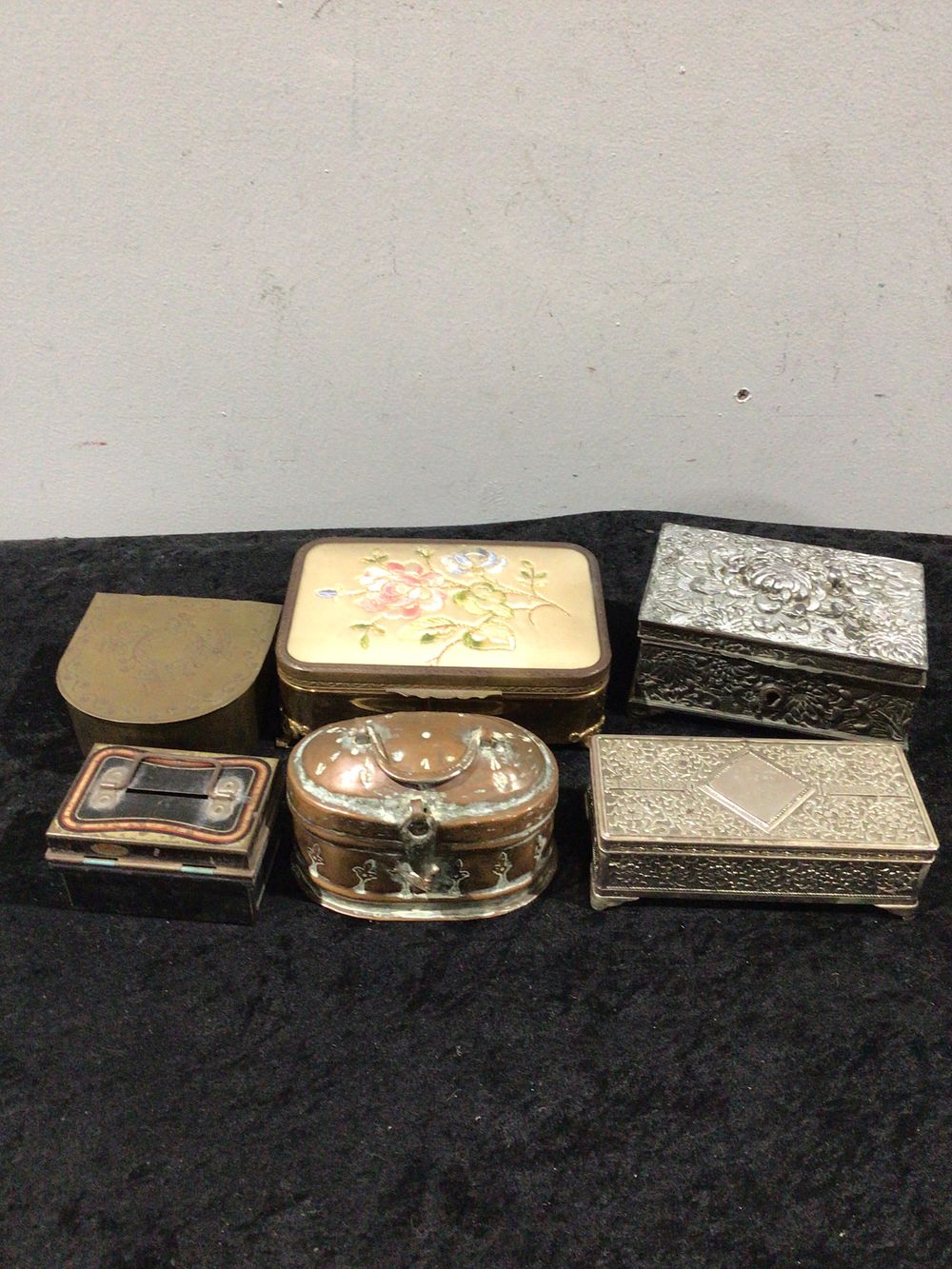 Lot 272: A Collection of Six Assorted Decorative and Utility Boxes