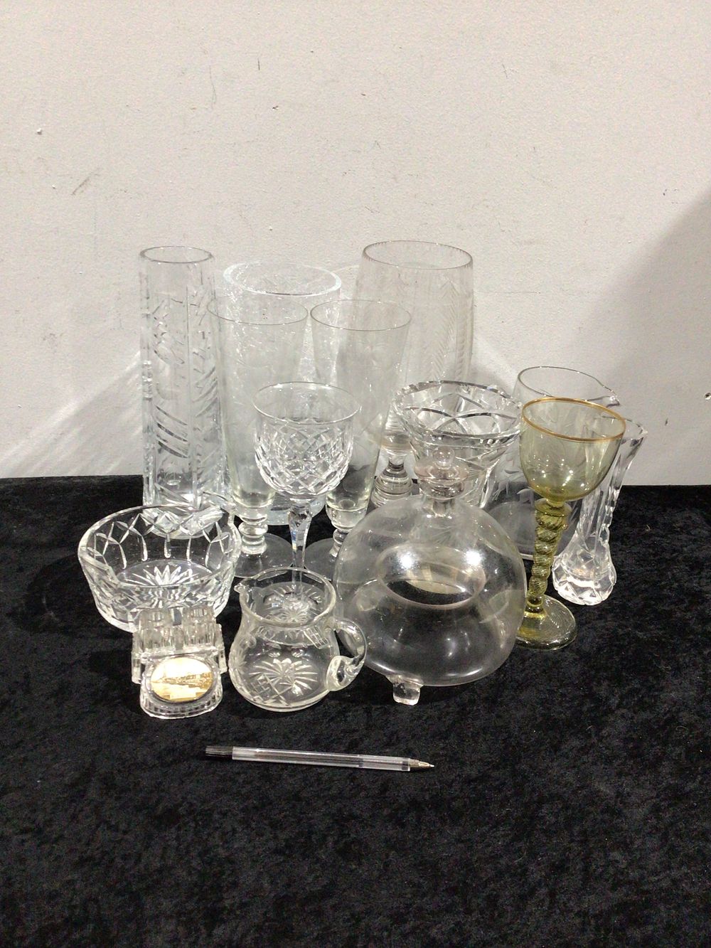 Lot 426: A Collection of Approximately Thirteen Assorted Glass Vessels