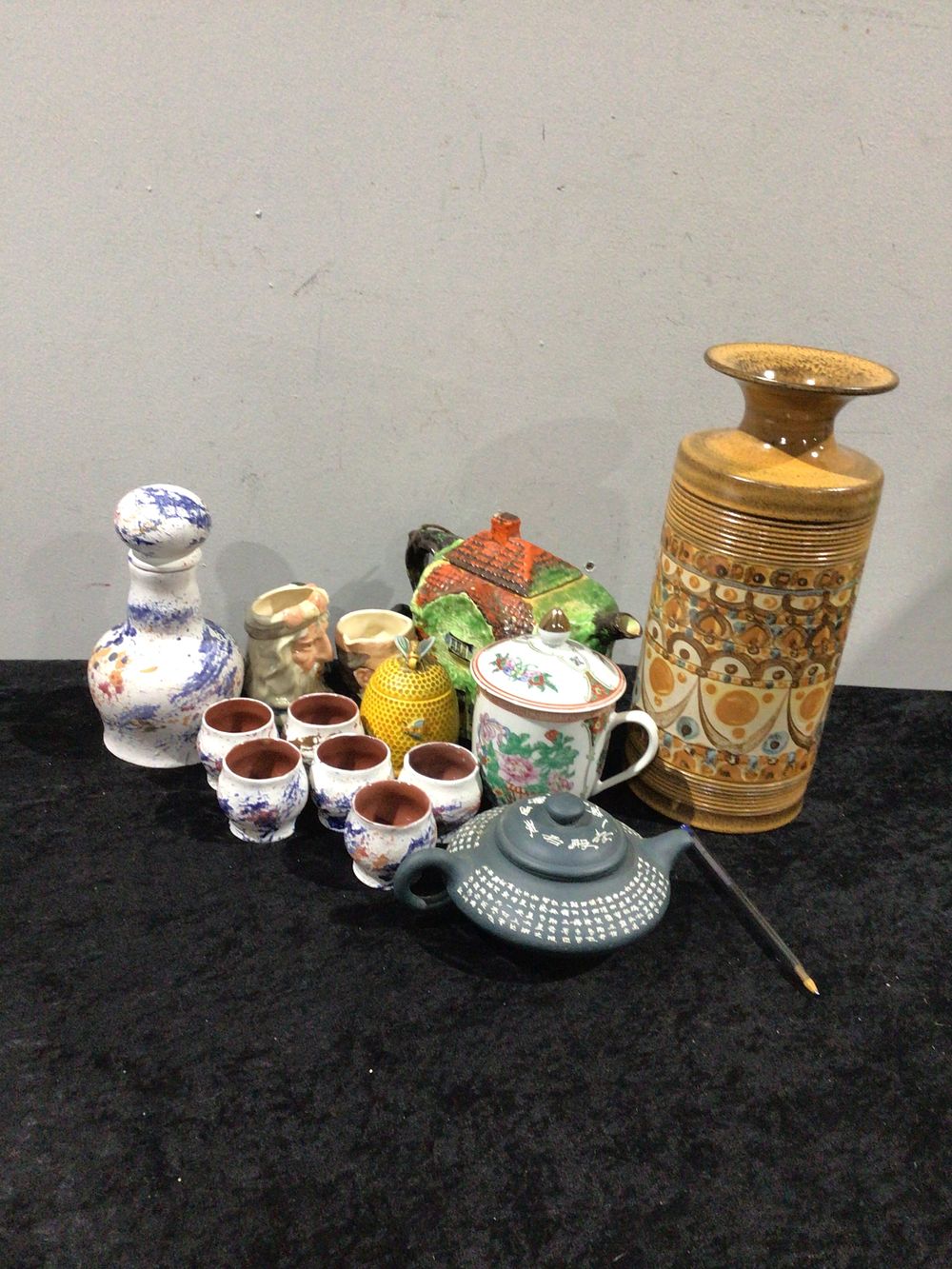 Lot 459: A Collection of Assorted Glazed Ceramic and Pottery Items