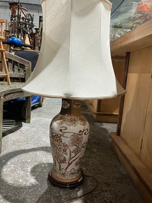 A Satsuma Style Porcelain Vase Table Lamp. A single table lamp featuring a vase-form porcelain 