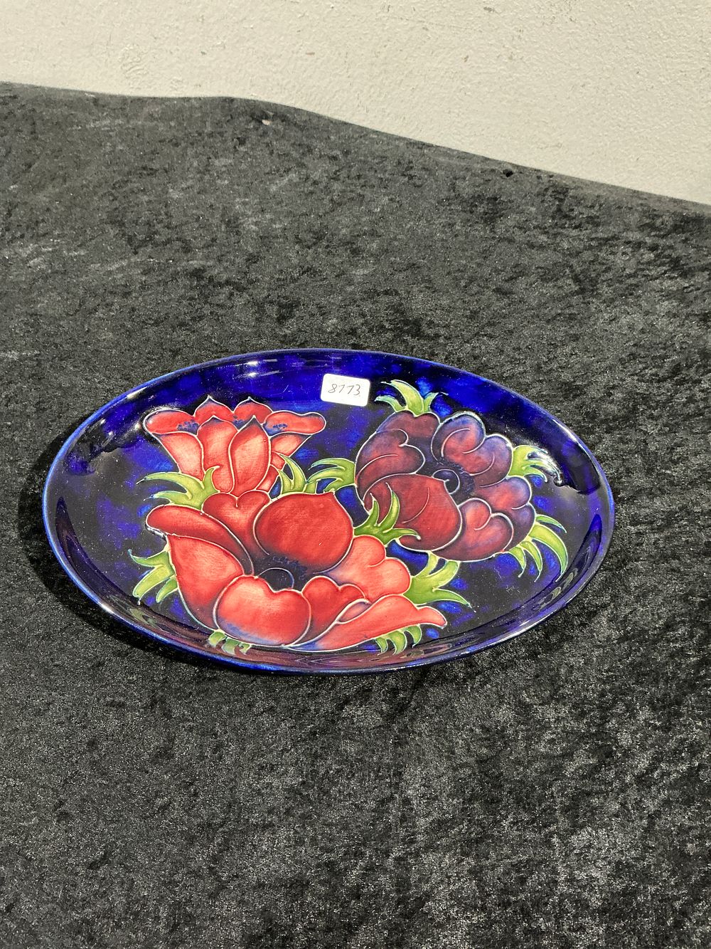 Lot 267: Moorcroft Pottery Anemone Pattern Oval Dish