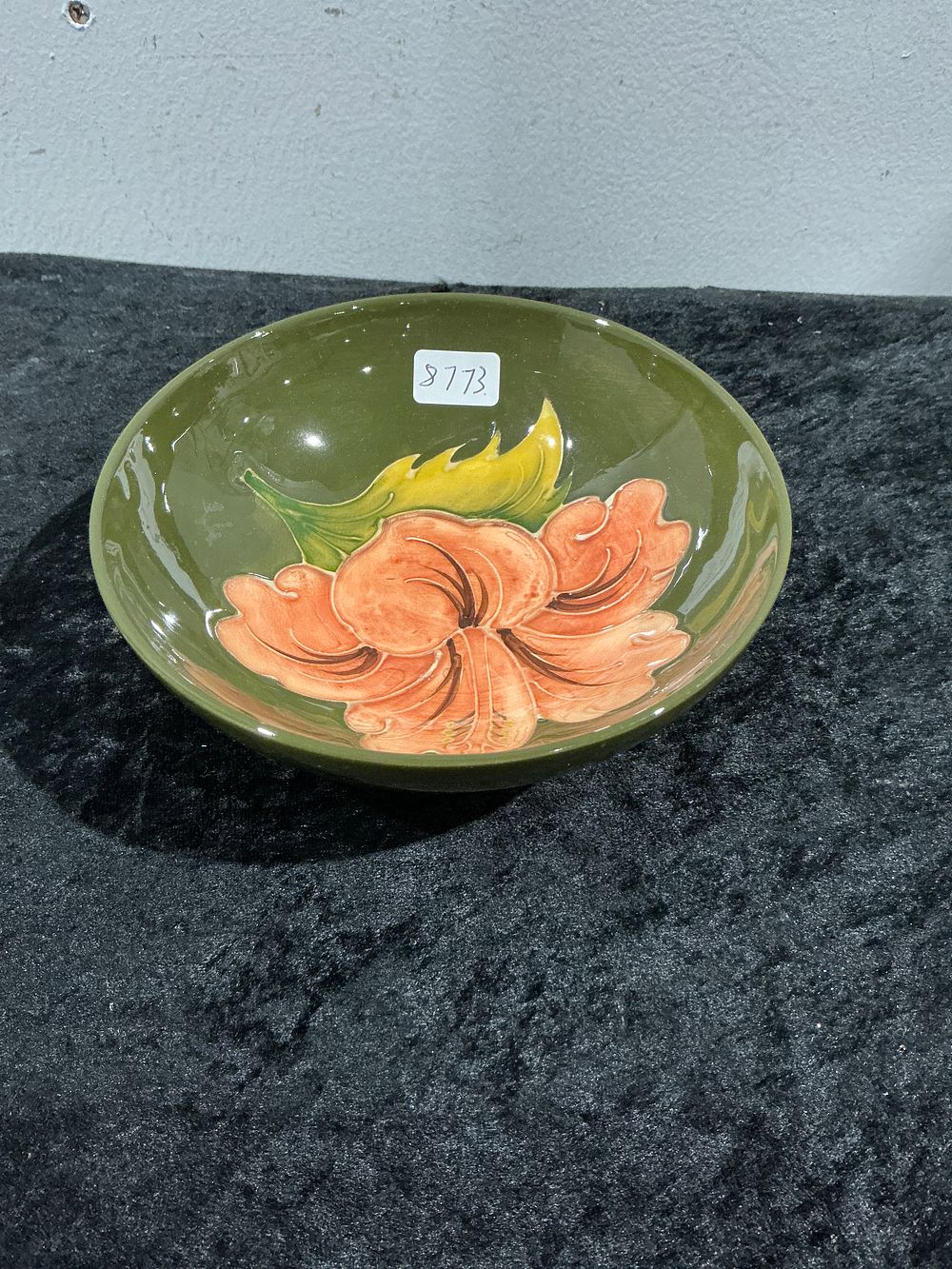 Lot 273: Moorcroft Hibiscus Pattern Earthenware Bowl