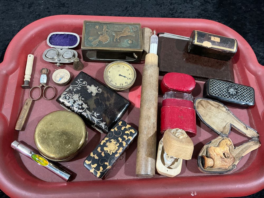 Lot 337: A Collection of 21 Antique and Vintage Objets de Vertu and Personal Accessories