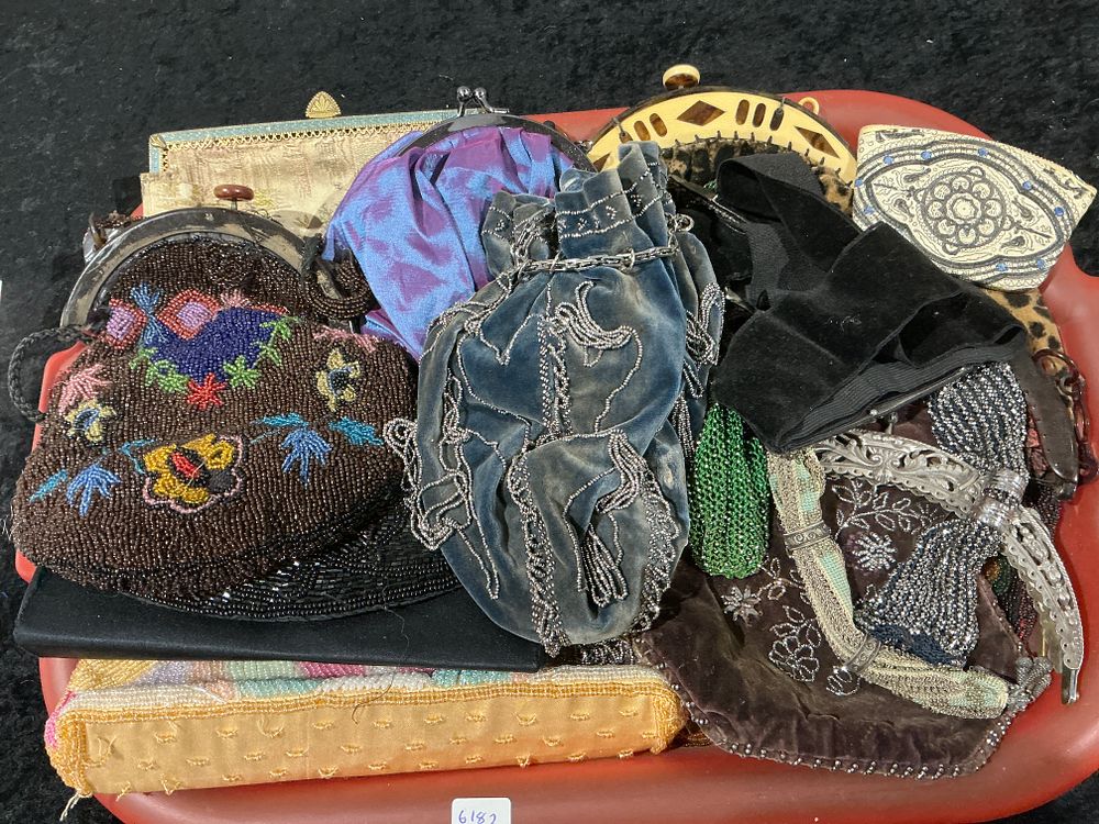 Lot 360: A Collection of 11 Vintage and Antique Ladies Evening Bags and Purses