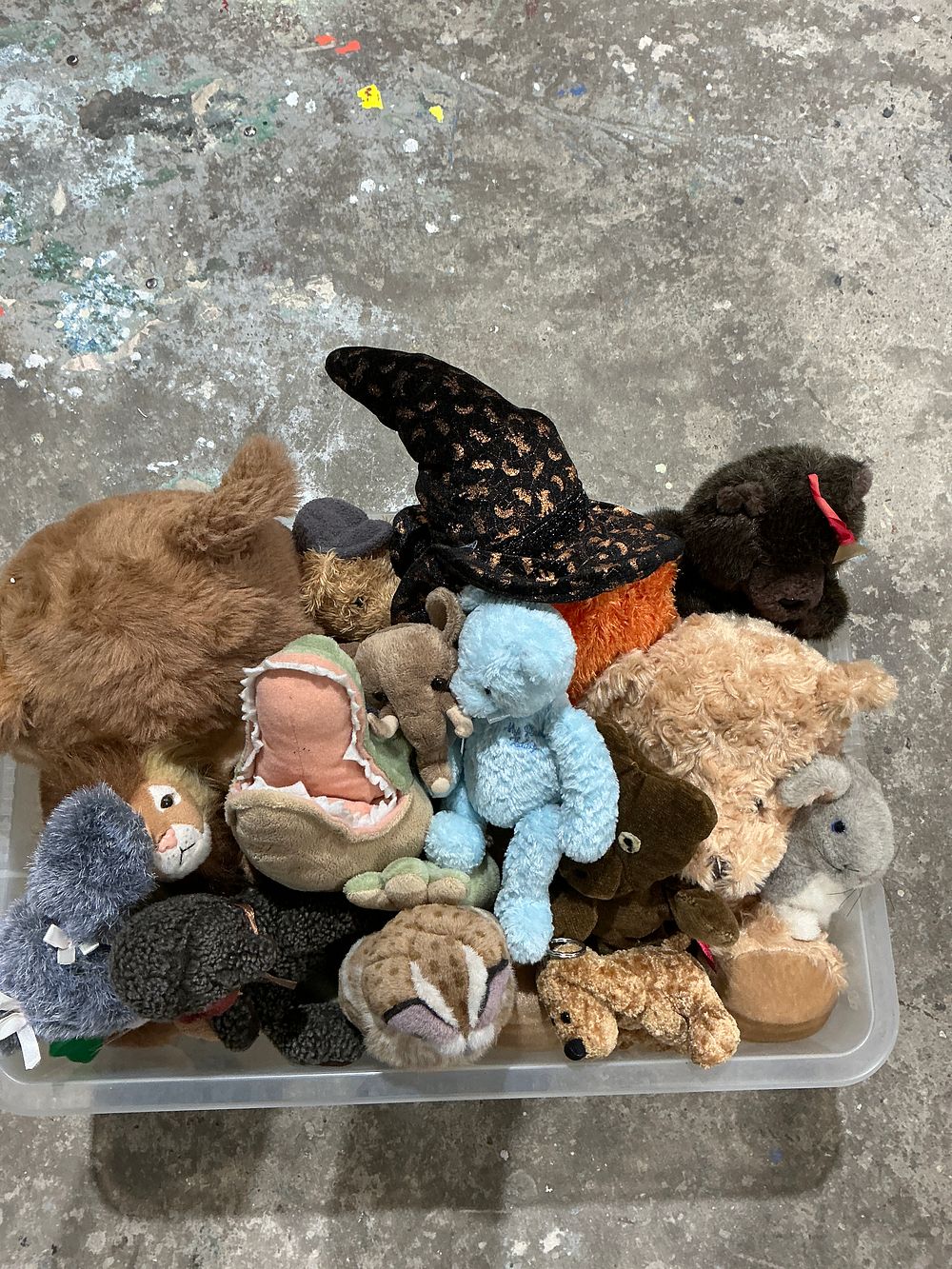 Lot 396: A Collection of 17 Miscellaneous Modern Plush Toys and Novelty Items