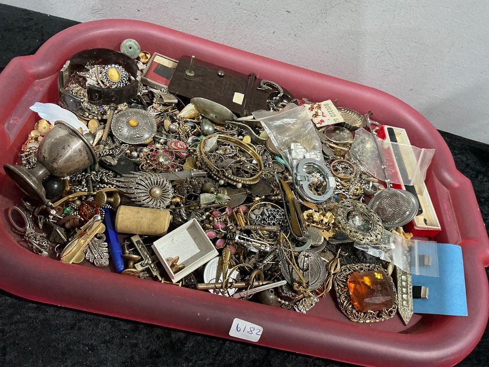 Lot 438: A Bulk Lot of Mixed Costume Jewelry and Small Metal Goods for Spares and Repairs