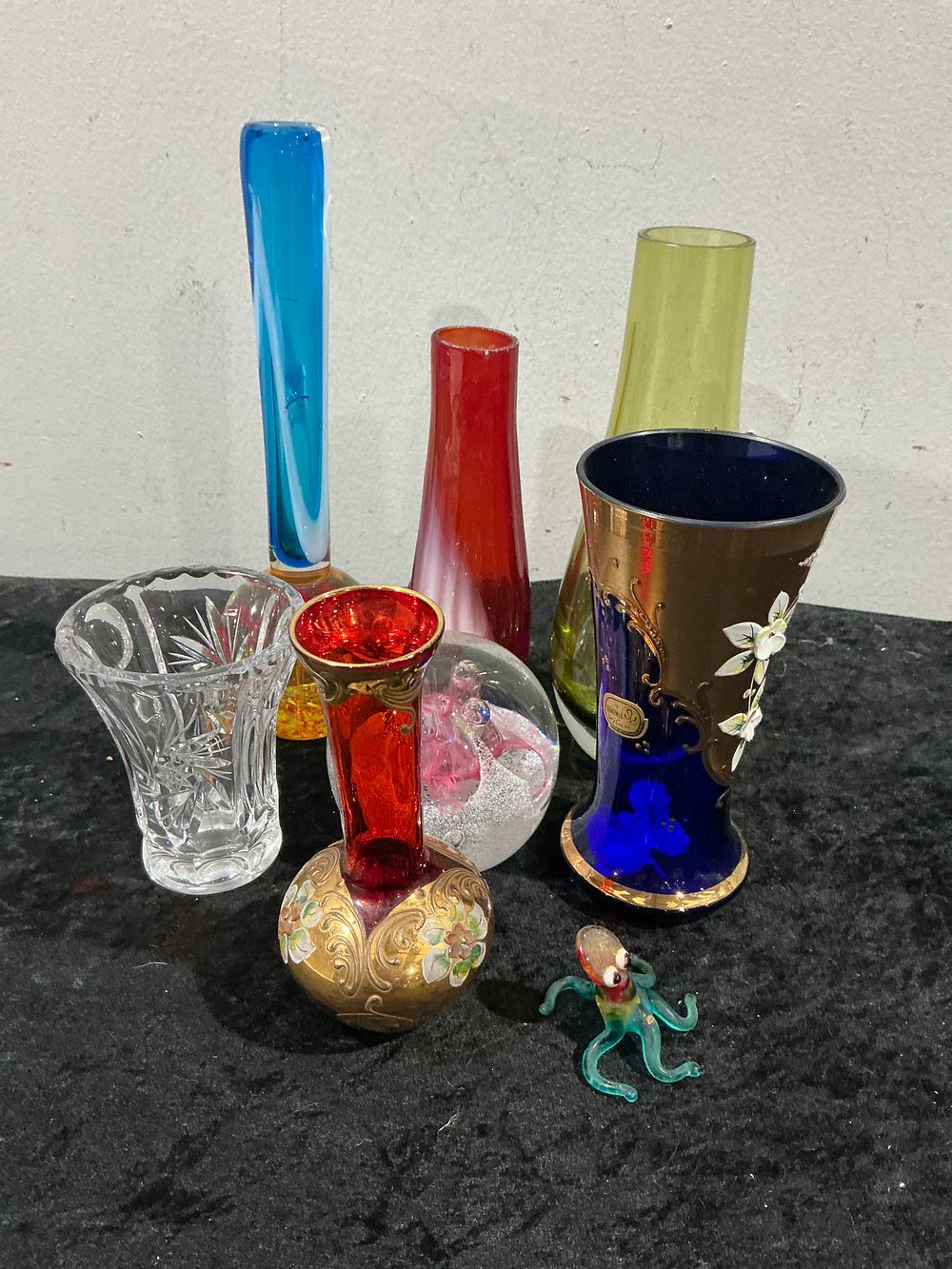 Lot 448: A Collection of 8 Decorative Art Glass Objects Including a Bohemian Cobalt Blue Gilded Vase