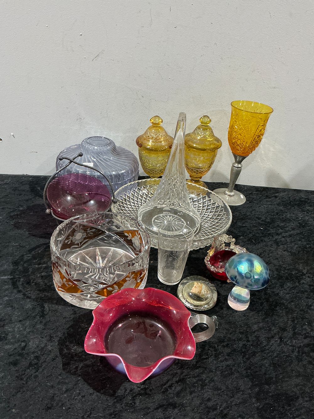 Lot 476: A Collection of 13 Pieces of Antique and Vintage Decorative Glassware Including Cut Glass and Potential Fenton