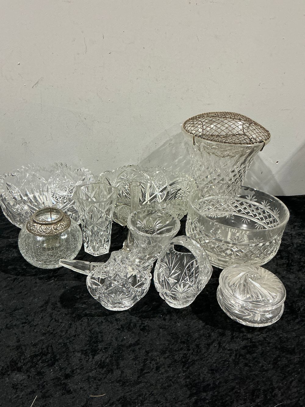 Lot 479: A Collection of 12 Pieces of Cut Crystal and Glass Tableware