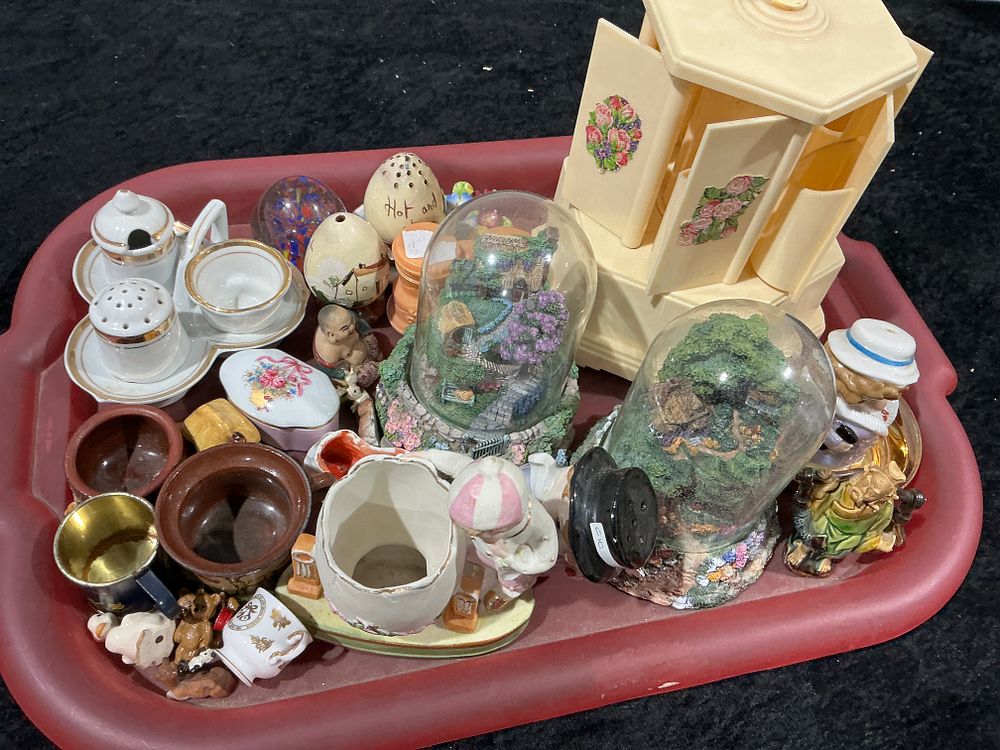 Lot 486: A Collection of 28 Novelty and Decorative Curio Cabinet Items, including David Winter Style Dioramas, Miniature Porcelain, and Figurines