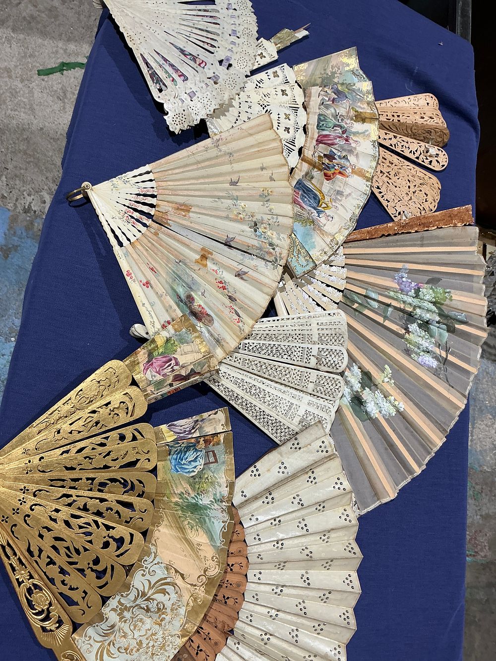 Lot 163: A Selection of Various Antique and Vintage Hand Fans in Need of Repair