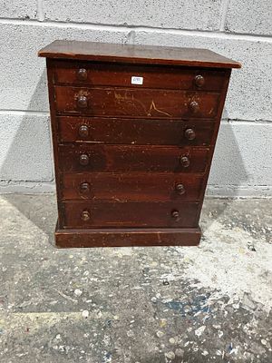 Victorian Mahogany Tabletop Chest of Drawers
Category: Chests. A Victorian period tabletop 