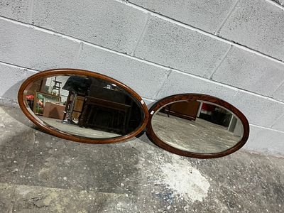 Edwardian Quarter-Sawn Oak Oval Wall Mirrors, Pair. A matched pair of Edwardian wall mirrors 